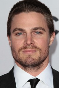 Stephen_Amell_q