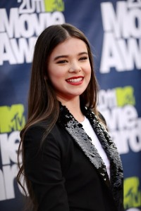 Hailee_Steinfeld_q