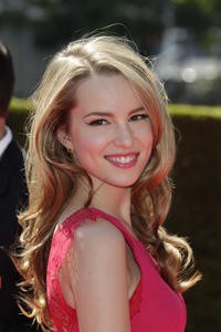 Bridgit_Mendler_q