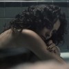 Клип на песню «Más oscuro que la noche», которая является официальным саундтреком к фильму «Темнее ночи». В этом видео есть новые кадры из фильма с прекрасной Сурией.