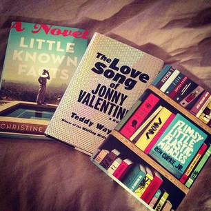 Эмма Робертс. Эмма поделилась своими книгами на Instagram