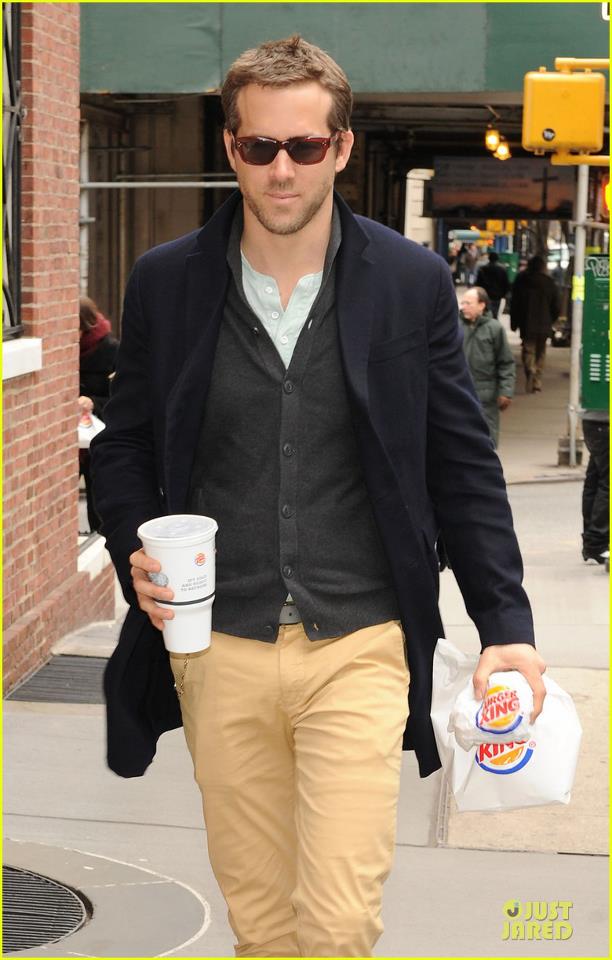 Райан Рейнольдс. Райан на улицах Нью-Йорка.