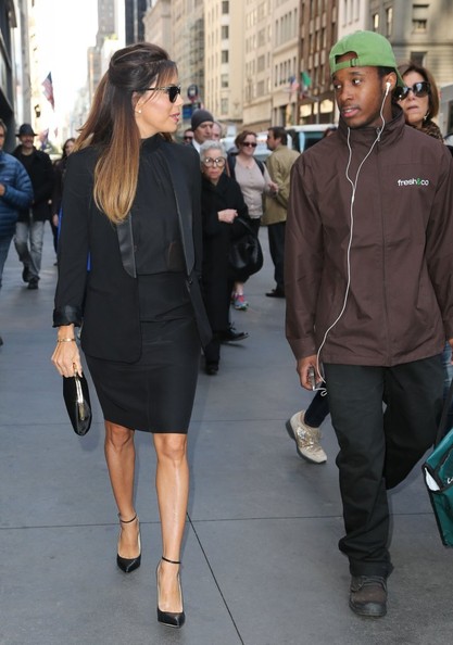 Ева Лонгория. 24 октября 2013 -  Ева Лонгория на 5-й Авеню в Нью-Йорке.