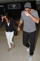 Ева Лонгория. Ева Лонгория и ее бойфренд Эрнесто Аргуэлло прибыли в Париж.