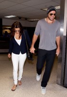 Ева Лонгория. Ева Лонгория и ее бойфренд  Эрнесто Аргуэлло прибыли  в Лос-Анджелес.