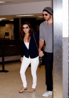 Ева Лонгория. Ева Лонгория и ее бойфренд  Эрнесто Аргуэлло прибыли  в Лос-Анджелес.