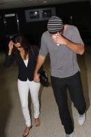 Ева Лонгория. Ева Лонгория и ее бойфренд Эрнесто Аргуэлло прибыли в Париж.