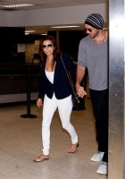 Ева Лонгория. Ева Лонгория и ее бойфренд  Эрнесто Аргуэлло прибыли  в Лос-Анджелес.