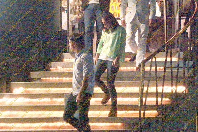 Cурия Вега. Папарацци запечатлели Сурию и Альберто за романтическим ужином в ресторане (10.04).