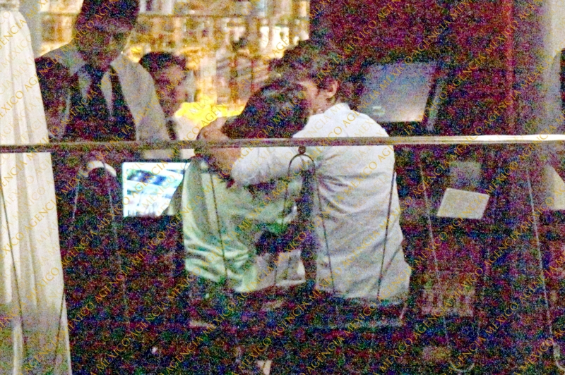 Cурия Вега. Папарацци запечатлели Сурию и Альберто за романтическим ужином в ресторане (10.04).