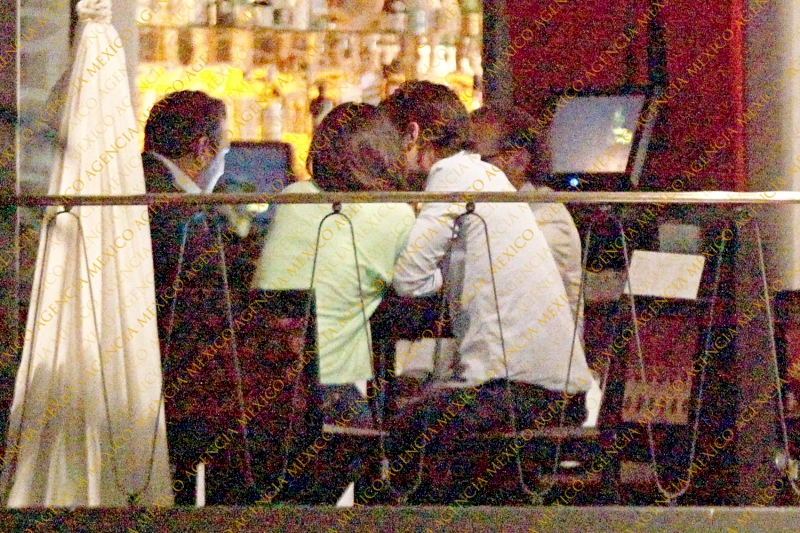 Cурия Вега. Папарацци запечатлели Сурию и Альберто за романтическим ужином в ресторане (10.04).