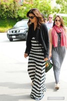 Ева Лонгория. Ева Лонгория и ее друзья отправились на завтрак  в кафе "101" в Голливуде, Лос-Анджелес.