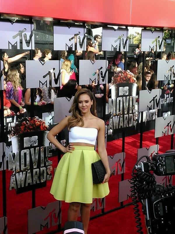 Джессика Альба. Джессика Альба на церемонии MTV Movie Awards 2014