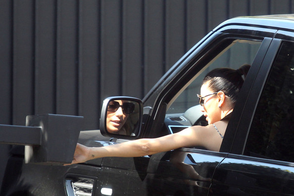 Ева Лонгория. Ева Лонгория и Мелани Гриффит в Шато Мармон, Западный Голливуд. 