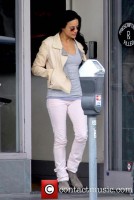 Мишель Родригес. Мишель Родригес направляется в оптический магазин в Беверли-Хиллз, Лос-Анджелес 