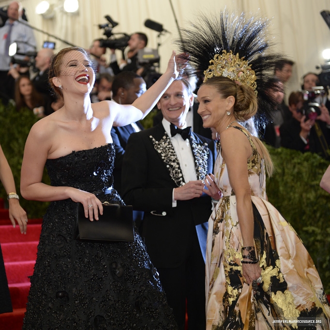 Дженнифер Лоуренс. Дженнифер на ежегодном балу Met Gala 2013