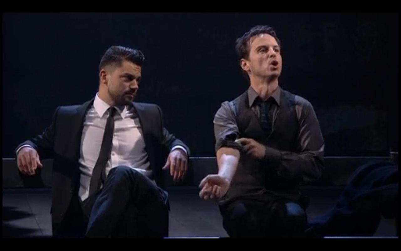 Эндрю Скотт. Шерлок и Мориарти появились на юбилее Национального театра