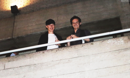 Эндрю Скотт. Шерлок и Мориарти появились на юбилее Национального театра