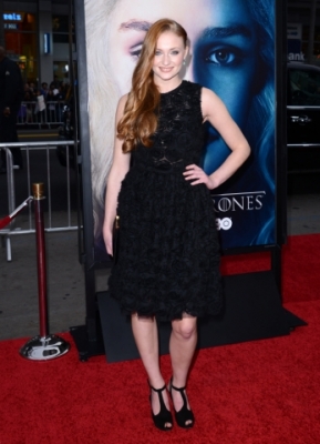 Софи Тернер. Софи Тернер на премьере 3 сезона "Игры Престолов" В Лос-Анжелесе (продолжение)