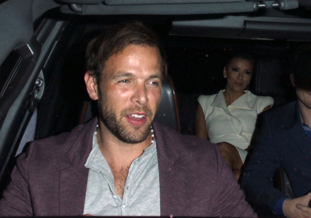 Ева Лонгория. Ева Лонгория ужинала со звездами шоу "Ready for Love"