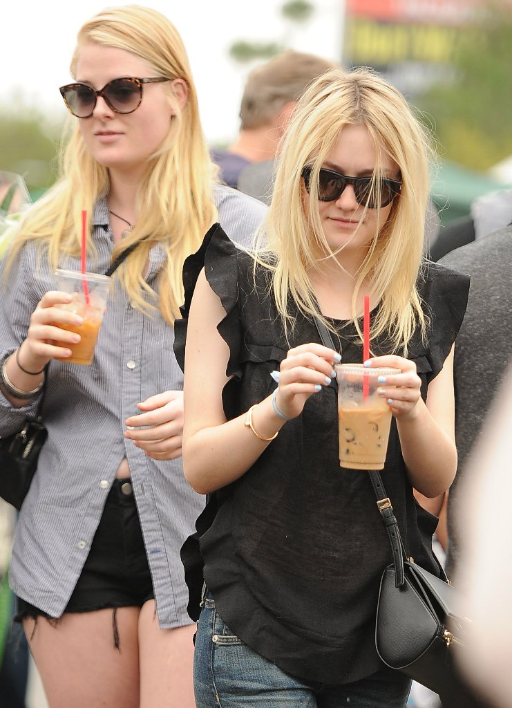 Дакота Фаннинг. Дакота с друзьями побывали на сельскохозяйственном рынке в Лос-Анджелесе.