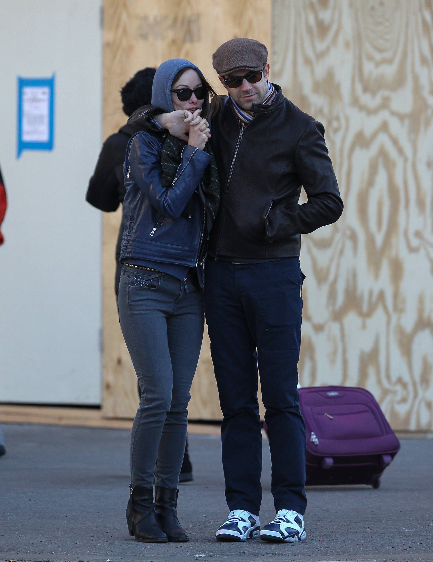 Оливия Уайлд. Оливия и Джейсон во время прогулки по улицам Нью-Йорка