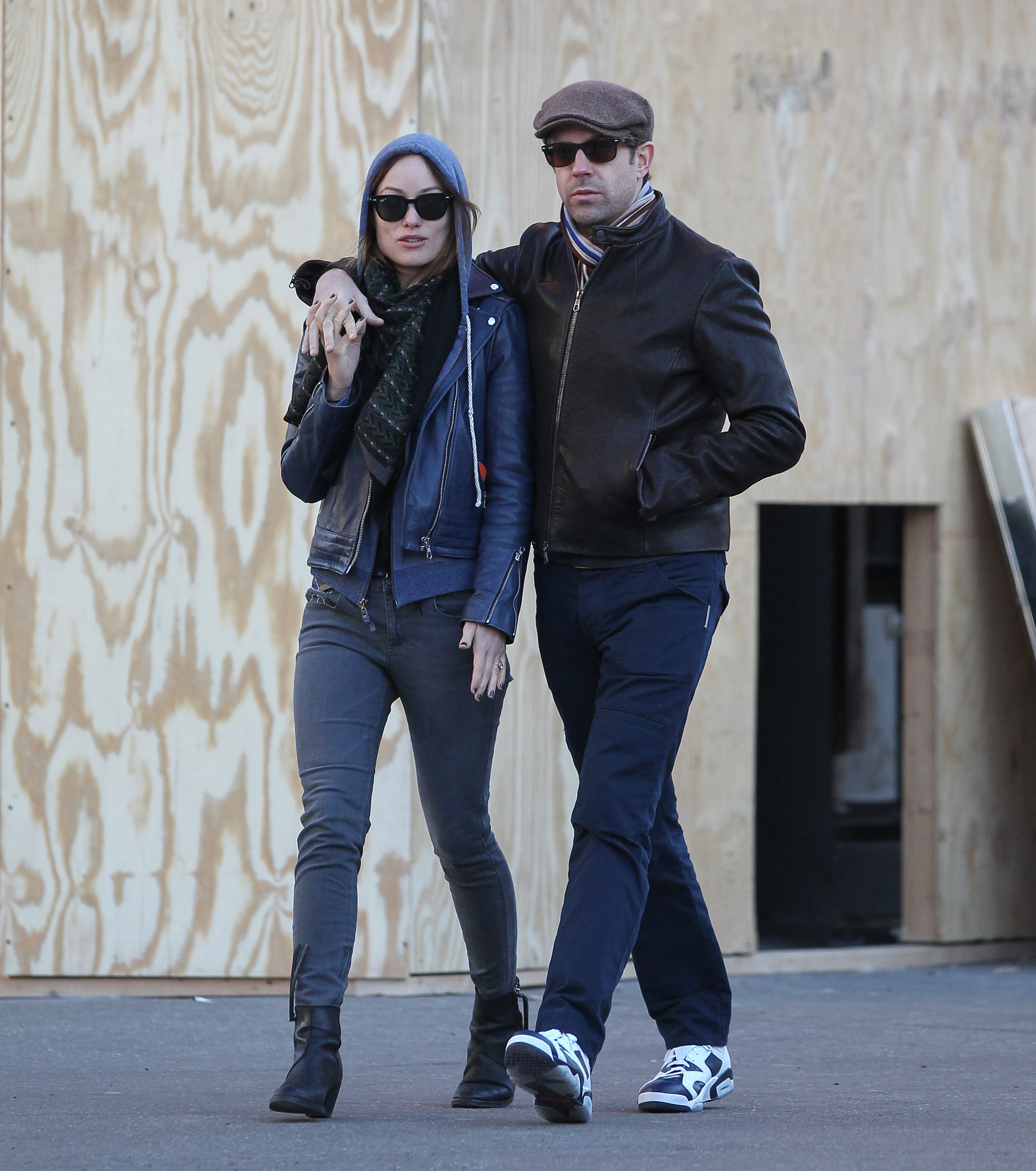 Оливия Уайлд. Оливия и Джейсон во время прогулки по улицам Нью-Йорка