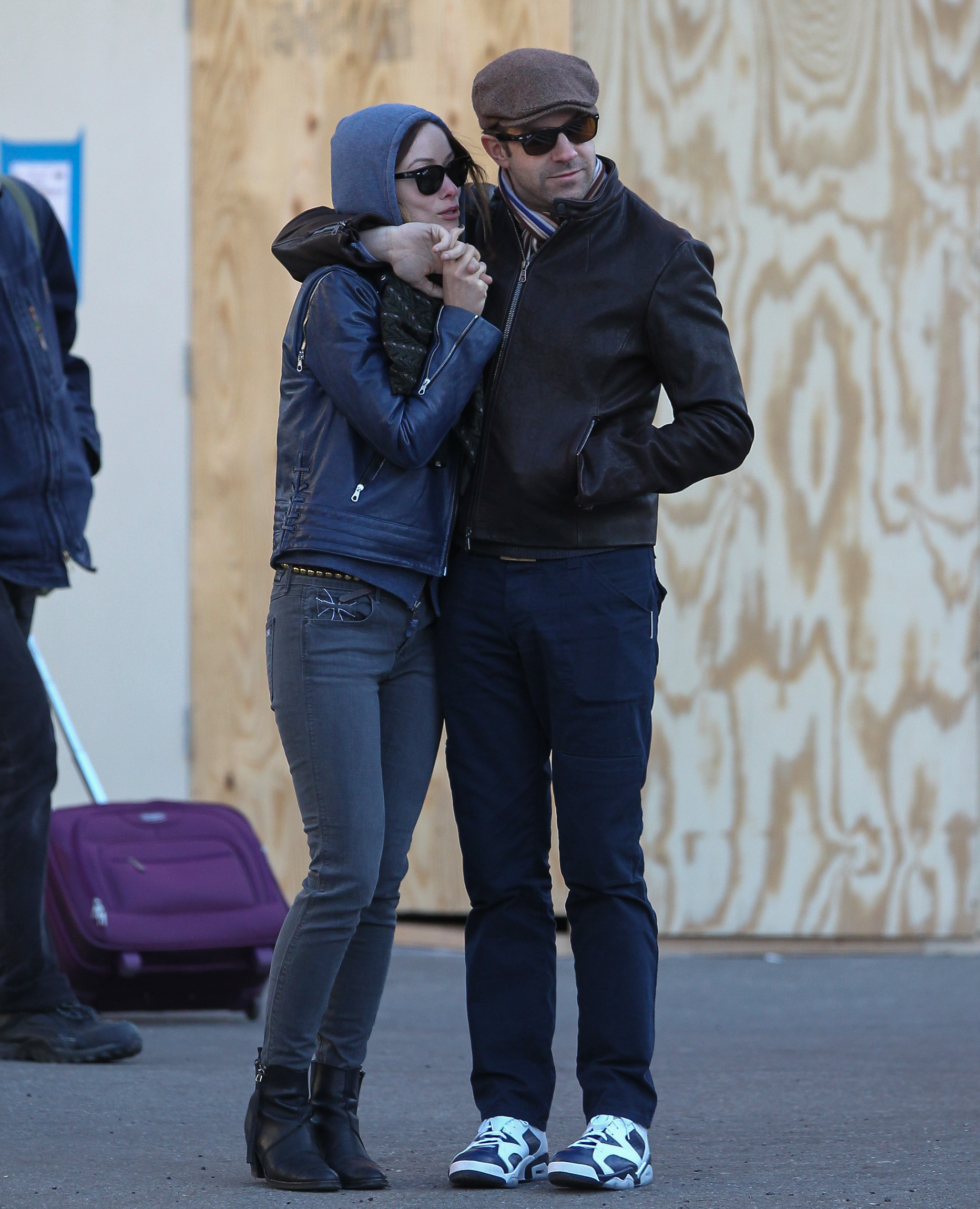 Оливия Уайлд. Оливия и Джейсон во время прогулки по улицам Нью-Йорка