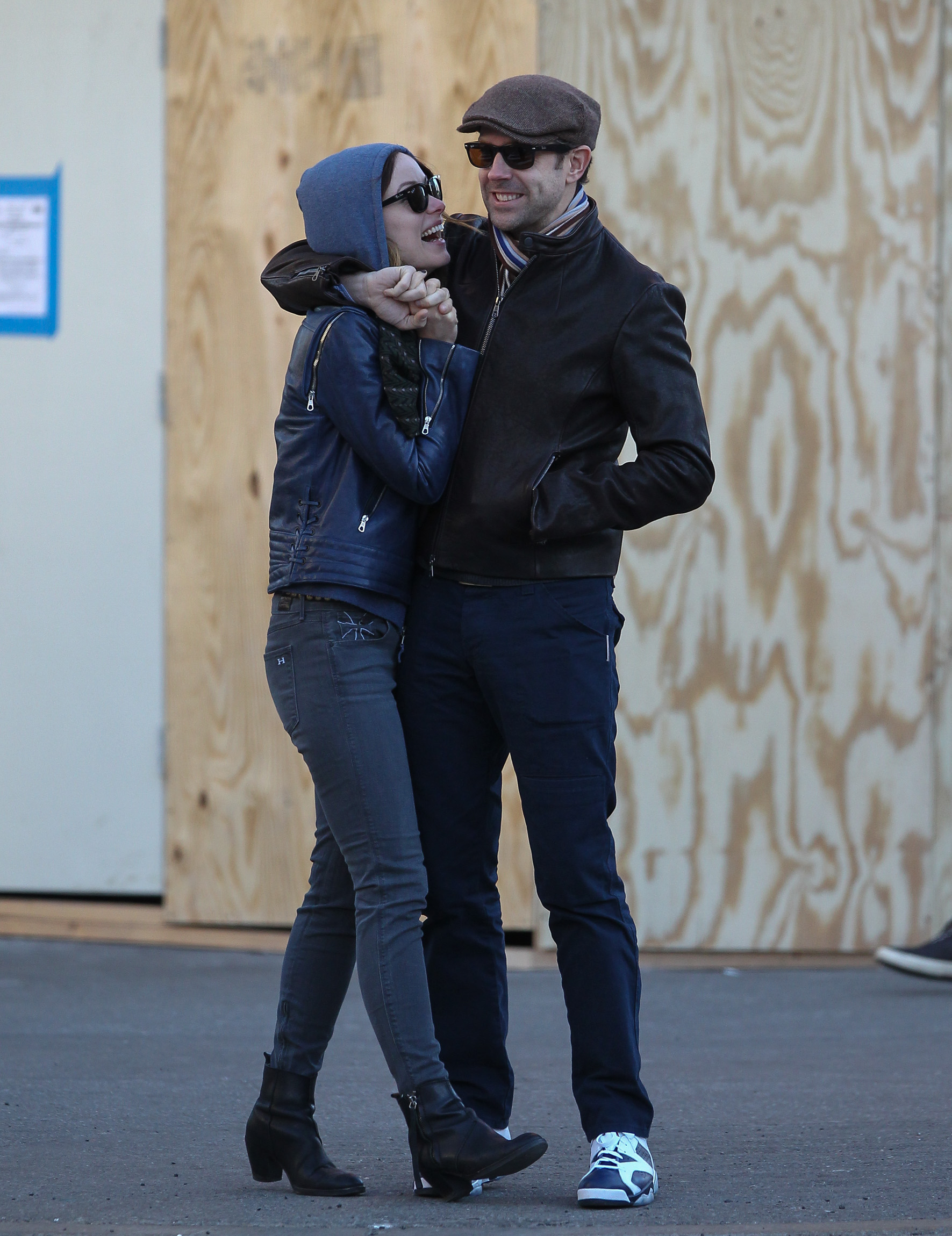 Оливия Уайлд. Оливия и Джейсон во время прогулки по улицам Нью-Йорка