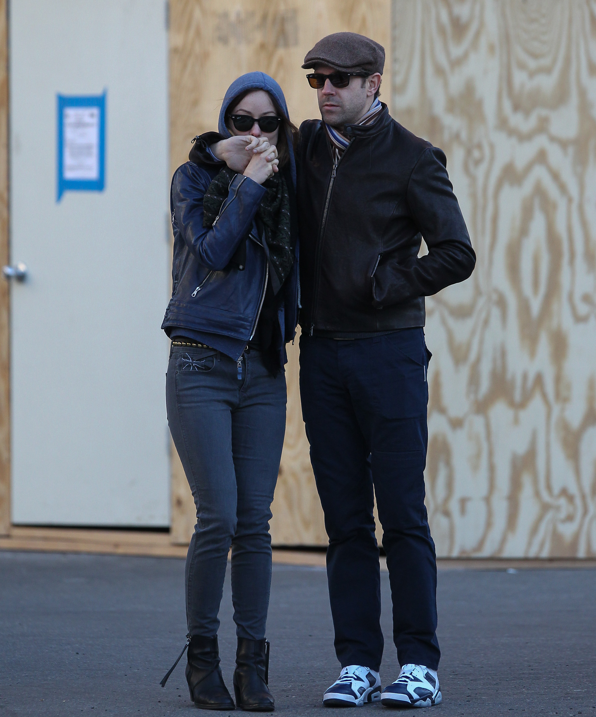 Оливия Уайлд. Оливия и Джейсон во время прогулки по улицам Нью-Йорка