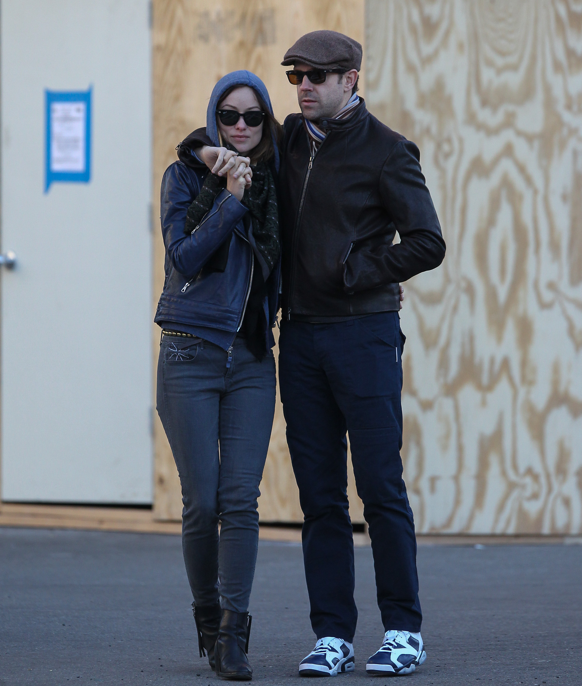 Оливия Уайлд. Оливия и Джейсон во время прогулки по улицам Нью-Йорка