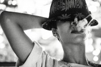 Рианна. В сети появились новые фотографии с промо-фотосессии к седьмому студийному альбому Рианны - «Unapologetic». 