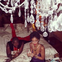 Рианна. РИАННА НА ПРАЗДНОВАНИИ ДНЯ РОЖДЕНИЯ СВОЕГО ДРУГА В МАЙАМИ - 11 АВГУСТА 