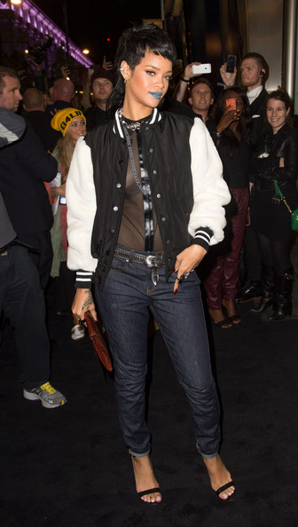 Рианна. РИАННА НА ПРЕЗЕНТАЦИИ ОСЕННЕЙ КОЛЛЕКЦИИ ОДЕЖДЫ RIHANNA FOR RIVER ISLAND В ЛОНДОНЕ - 10 СЕНТЯБРЯ 