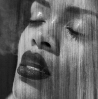 Рианна. В сети появились новые фотографии с промо-фотосессии к седьмому студийному альбому Рианны - «Unapologetic». 