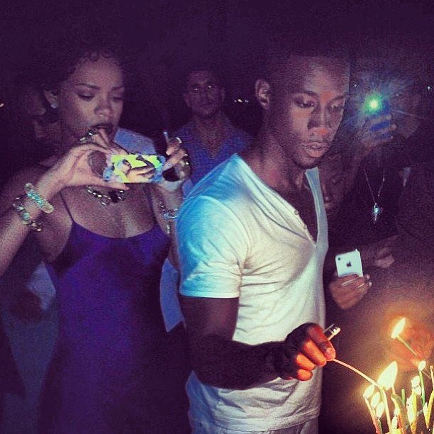 Рианна. РИАННА НА ПРАЗДНОВАНИИ ДНЯ РОЖДЕНИЯ СВОЕГО ДРУГА В МАЙАМИ - 11 АВГУСТА 