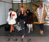 Бейонсе Ноулз. #Jayonce покидают офисное здание «Parkwood Entertainment» в Нью-Йорке
