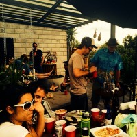 Cурия Вега. Воскресенье Сурия провела в компании друзей на терассе своего дома.
