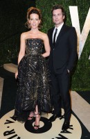 Кейт Бекинсейл. Кейт с мужем на Vanity Fair Oscar Party 2013