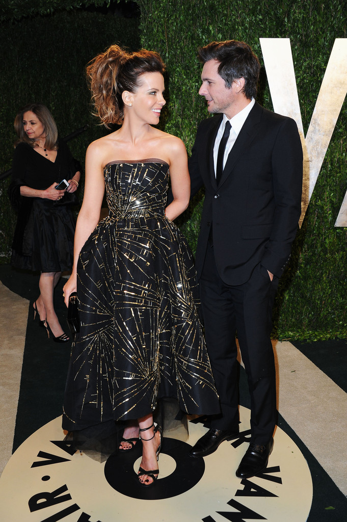 Кейт Бекинсейл. Кейт с мужем на Vanity Fair Oscar Party 2013