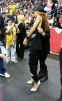 Рианна. 7 АПРЕЛЯ - RIHANNA НА БАСКЕТБОЛЬНОМ МАТЧЕ CLIPPERS VS. LAKERS В ЛОС-АНДЖЕЛЕСЕ 