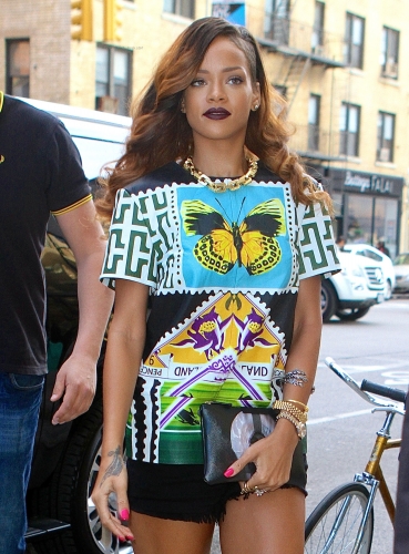 Рианна. 30 АПРЕЛЯ - ФОТО И ВИДЕО РИАННЫ В НЬЮ-ЙОРКЕ