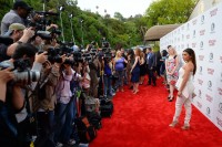 Ева Лонгория.  Ева Лонгория  на премьере сериала "Коварные домохозяйки" в отеле Bel-Air Bay Club  в Беверли Хиллз, Калифорния.