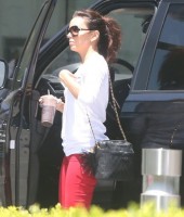 Ева Лонгория.  Ева Лонгория c семьей в салоне  красоты, Западный Голливуд.