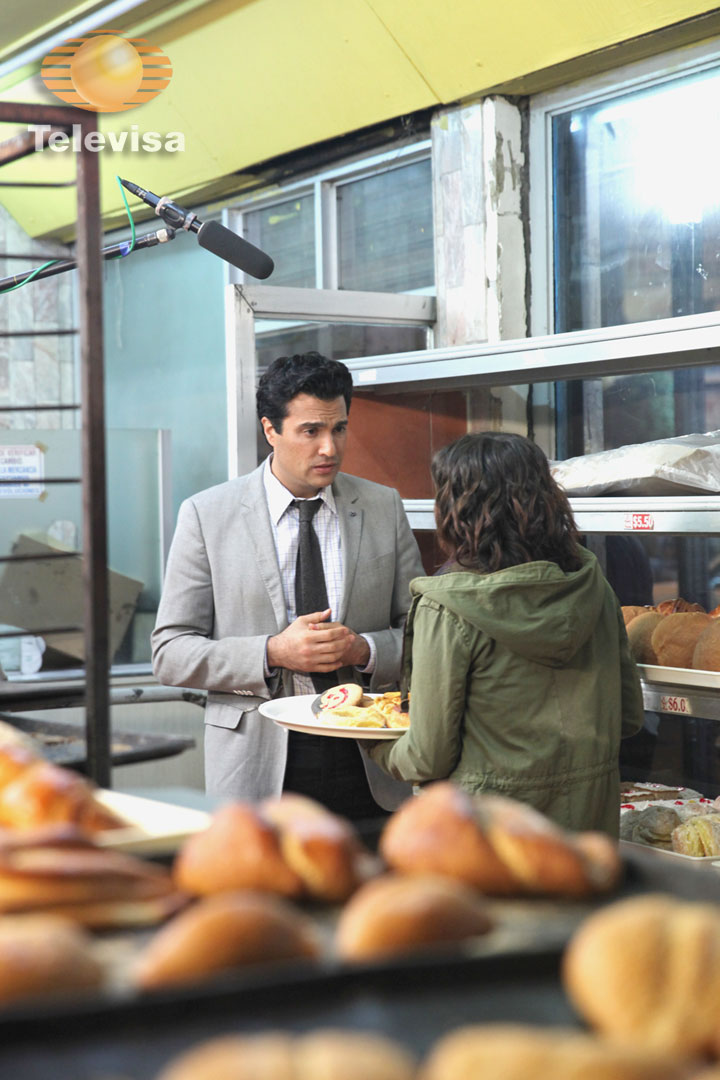 Cурия Вега. Кадры и фото со съемок новых серий теленовеллы «Какие же они богатые, эти бедные».