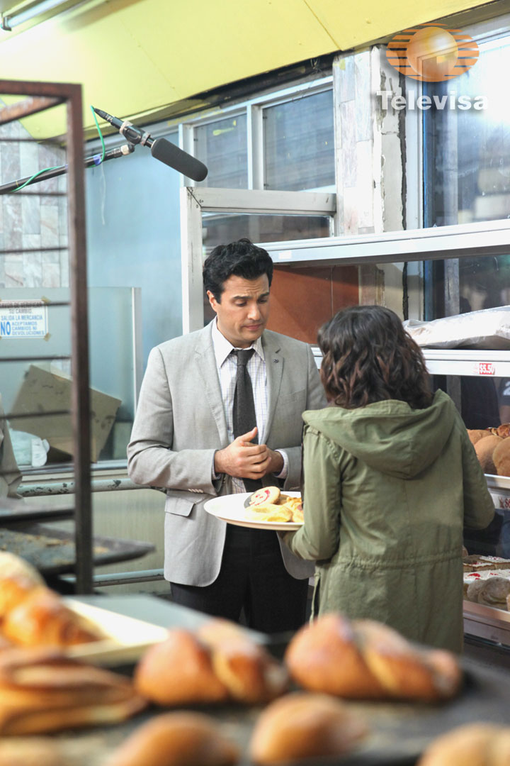 Cурия Вега. Кадры и фото со съемок новых серий теленовеллы «Какие же они богатые, эти бедные».