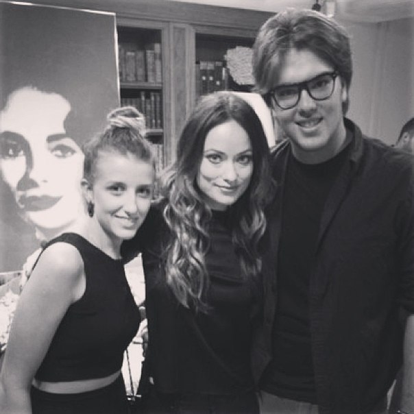 Оливия Уайлд. Фото счастливчиков которым удалось встретиться с Оливией во время её визита в Сан-Паулу