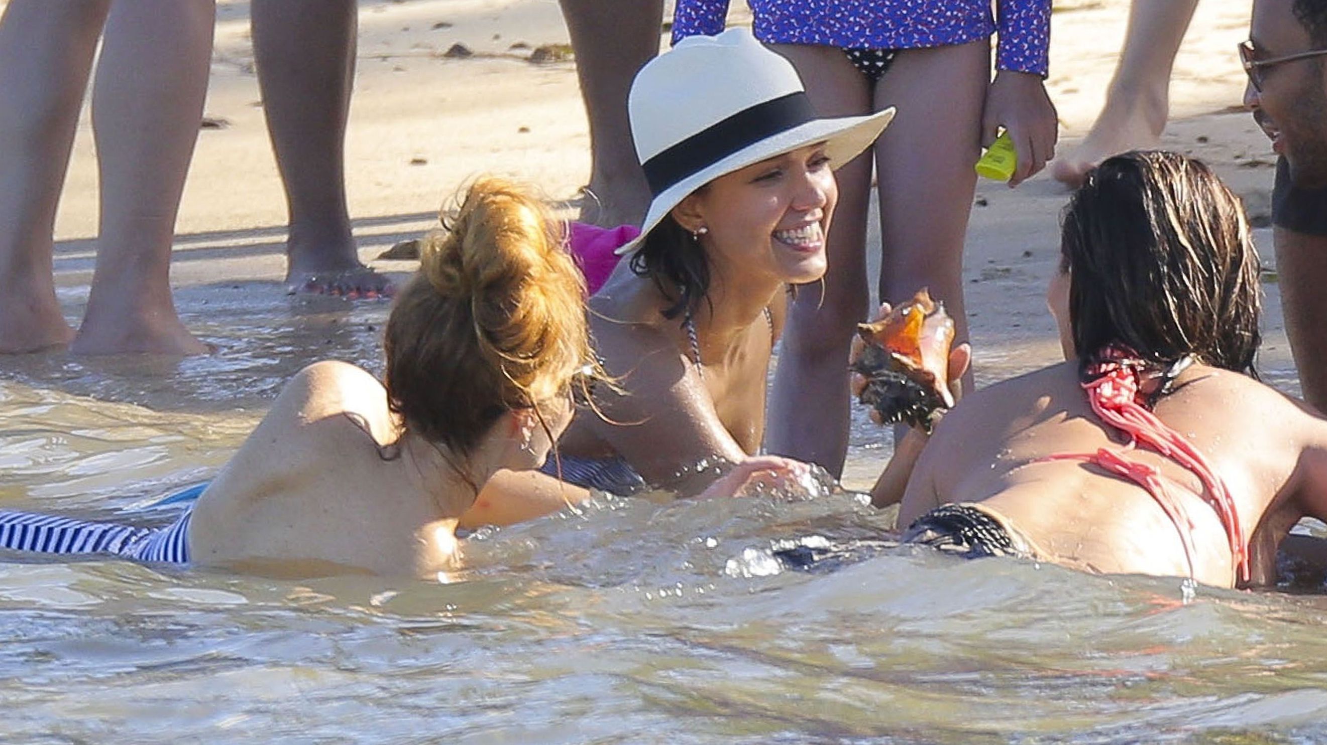 Джессика Альба. Джессика Альба с семьей отдыхает на Карибах