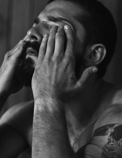 Шайа ЛаБаф. "Я ПЫТАЮСЬ НАУЧИТЬСЯ КОНТРОЛИРОВАТЬ СЕБЯ. ПОКА НЕ СОВСЕМ ПОЛУЧАЕТСЯ" Шайа ЛаБаф