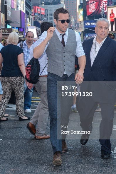 Райан Рейнольдс. Райан Рейнольдс и Джефф Бриджес на шоу "Good Morning America" 